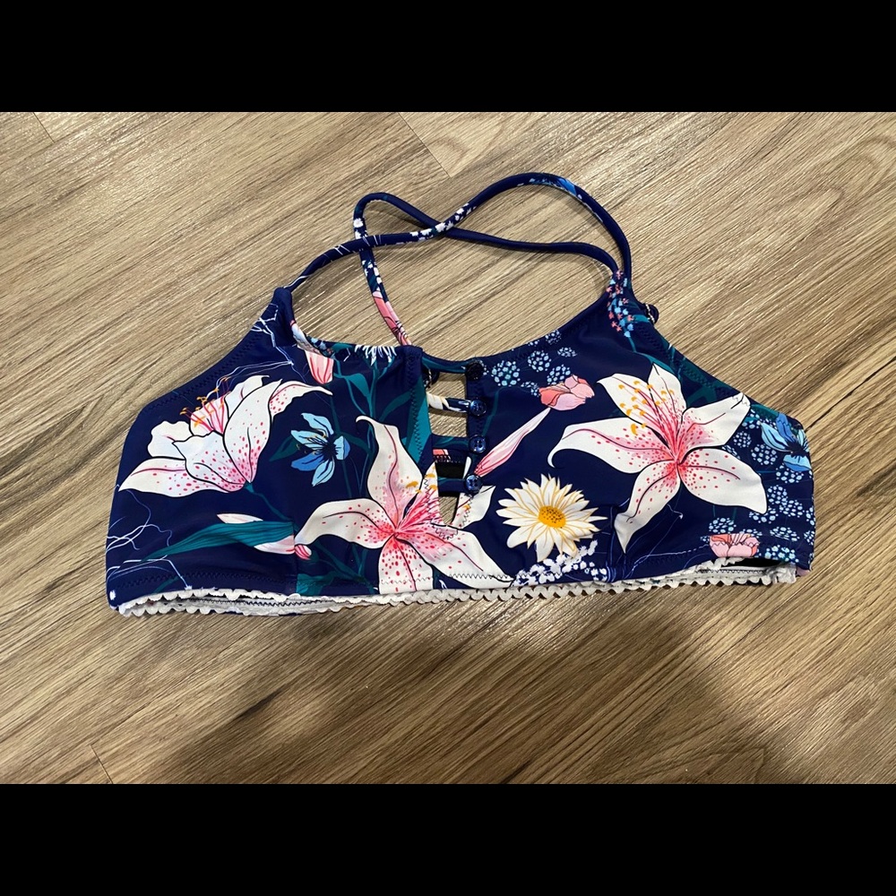 Never worn!! Cute bikini from Cupshe!
